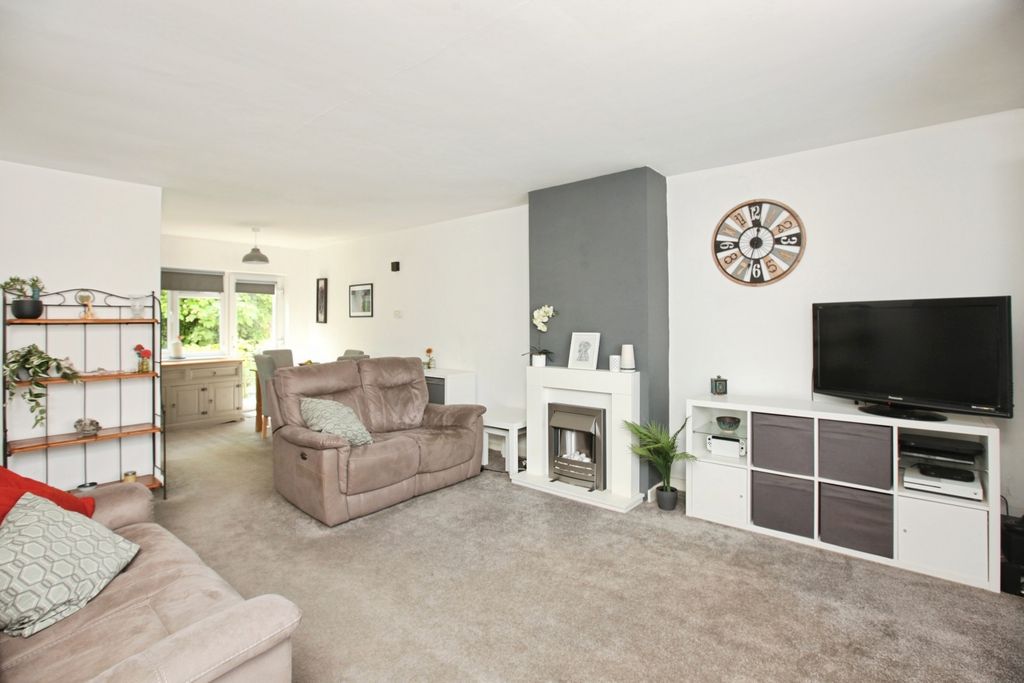 Property photo 2 of 17 Photo