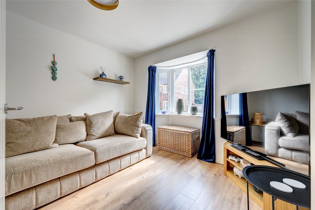 Property photo 2 of 33 Picture No. 43
