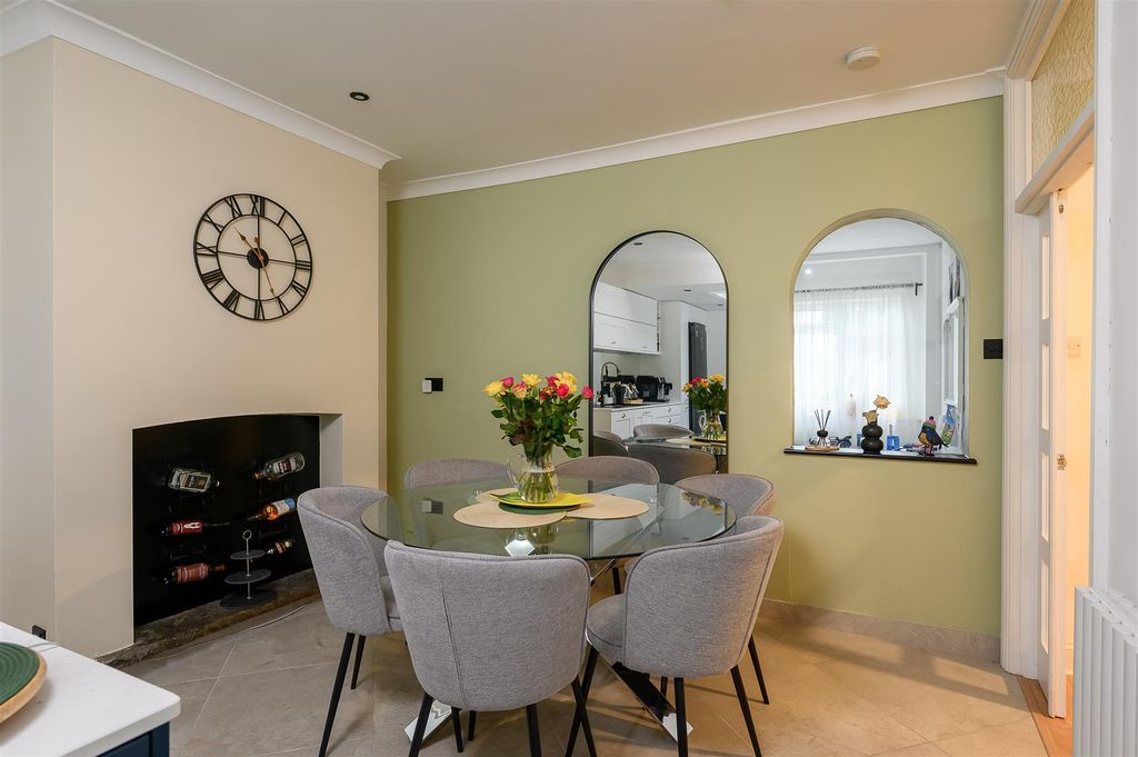 Property photo 3 of 19 Kitchen/Diner