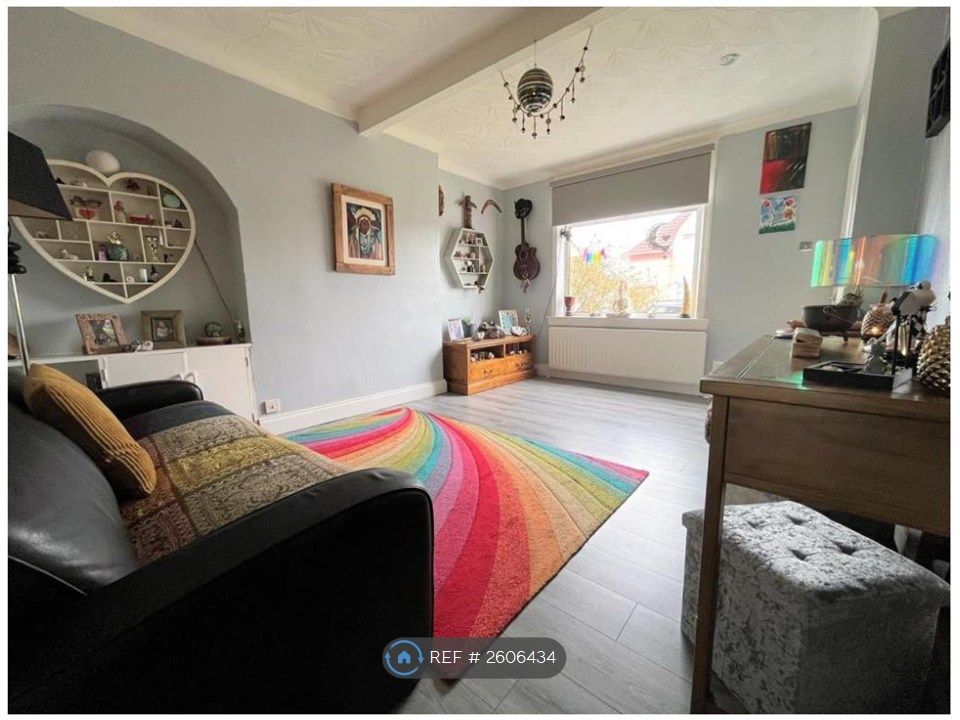 Property photo 2 of 11