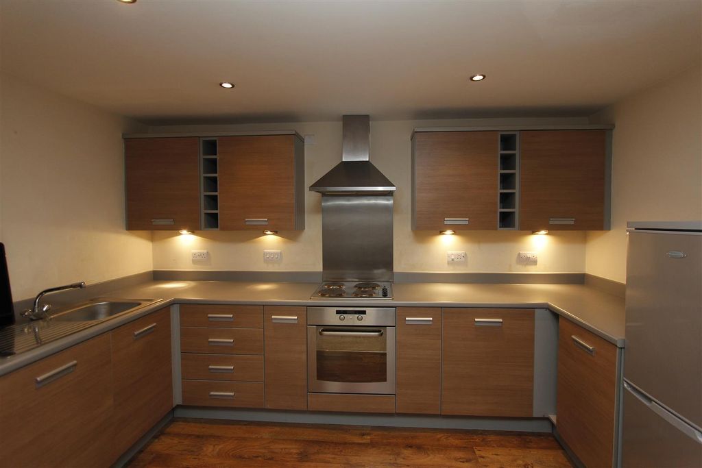 Property photo 2 of 9 Kitchen.Jpg