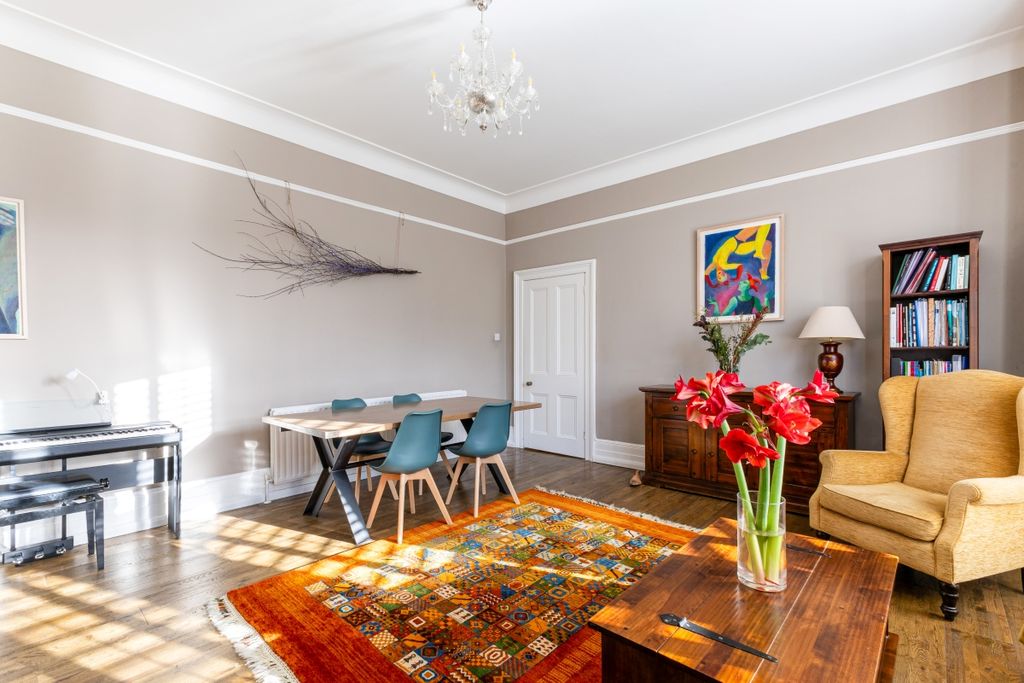 Property photo 2 of 19 101475_31 Manor M...