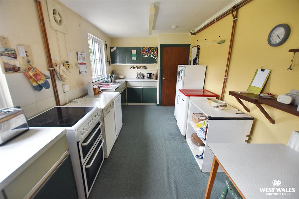 Property photo 3 of 23 11 (15).Jpg