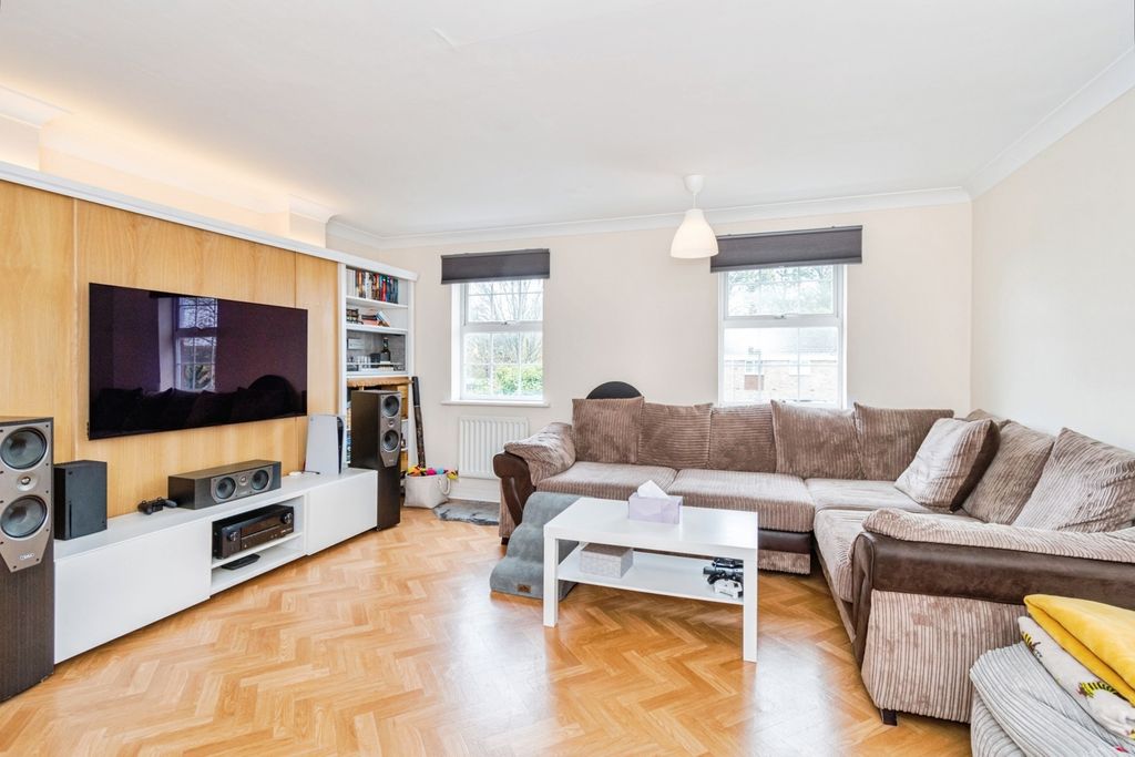 Property photo 3 of 16 Photo