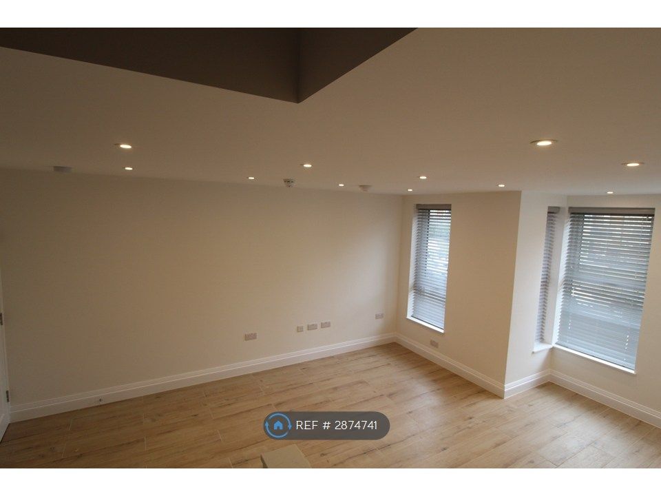 Property photo 2 of 21 Kitchen Lounge