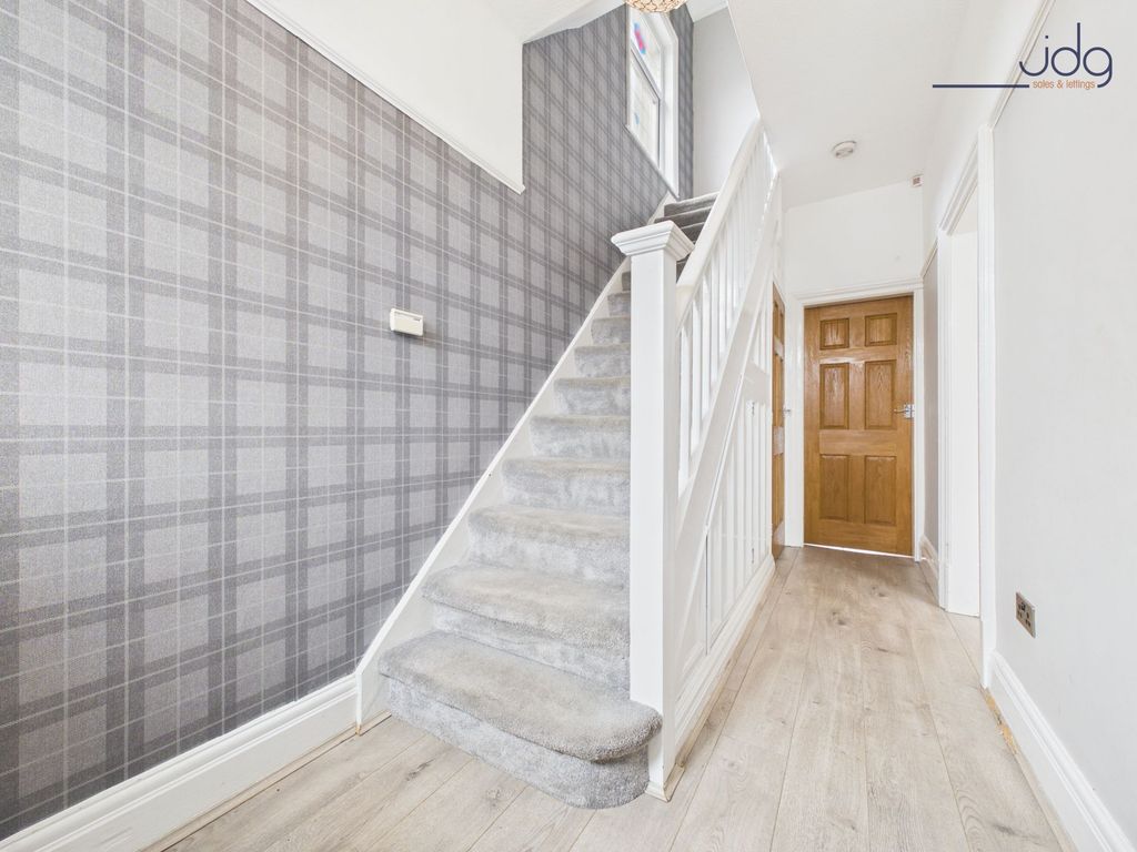 Property photo 2 of 19 Hallway
