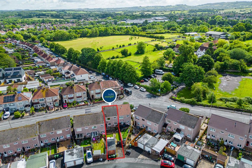Property photo 1 of 30 63 Grimsbury Road, Kingswood, Bristol Bs15 9Sd | F