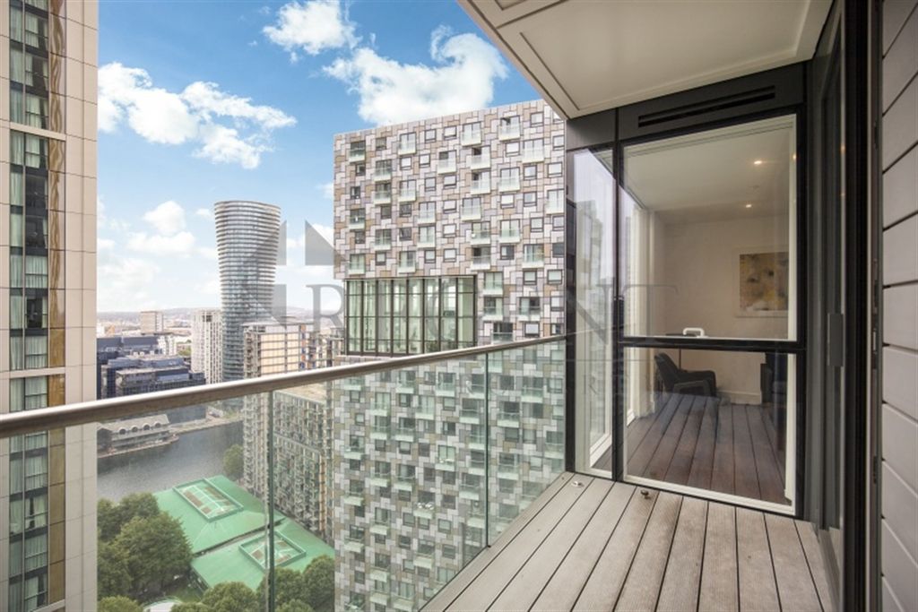 Property photo 2 of 11 Balcony