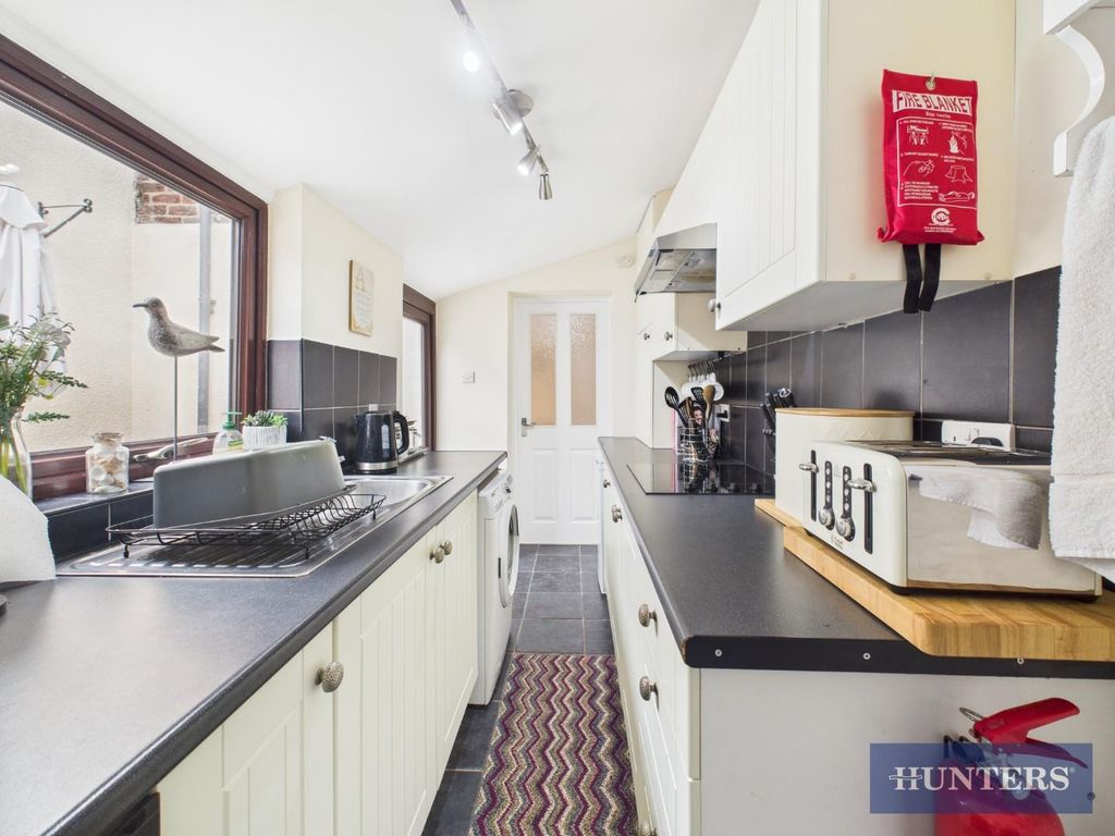 Property photo 3 of 16 Kitchen