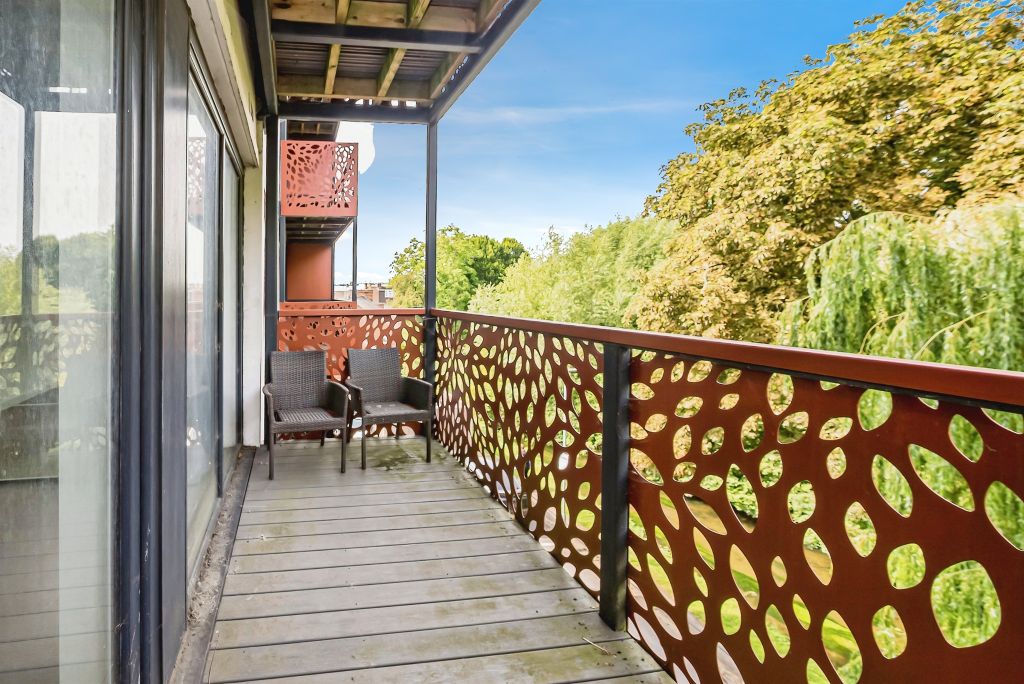 Property photo 2 of 12