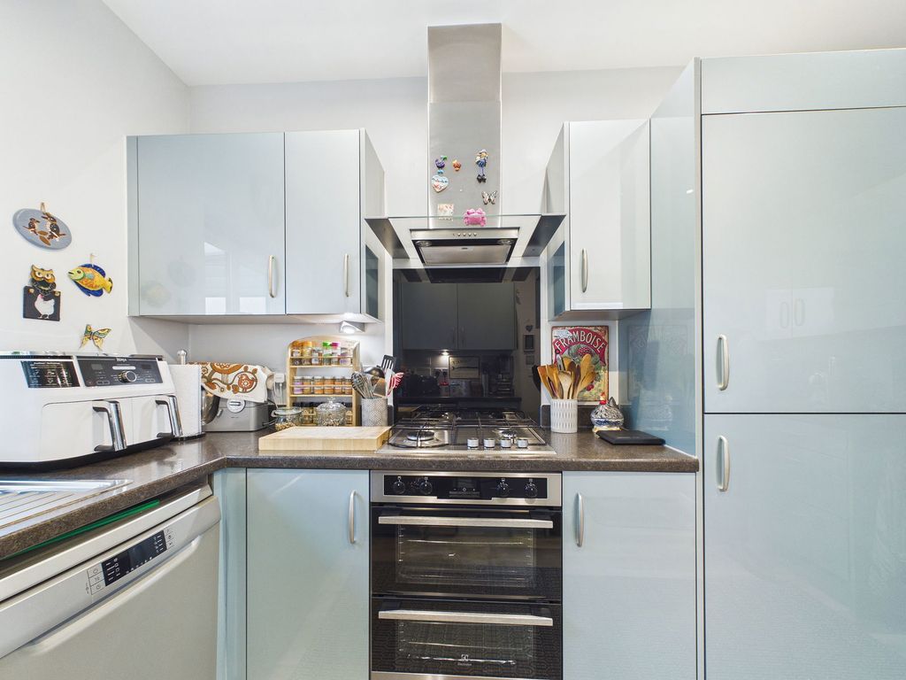 Property photo 3 of 25