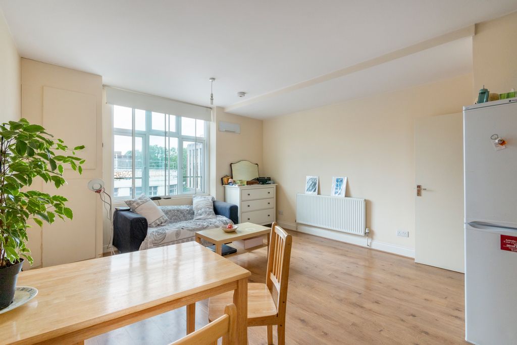 Property photo 1 of 8 Reception Room