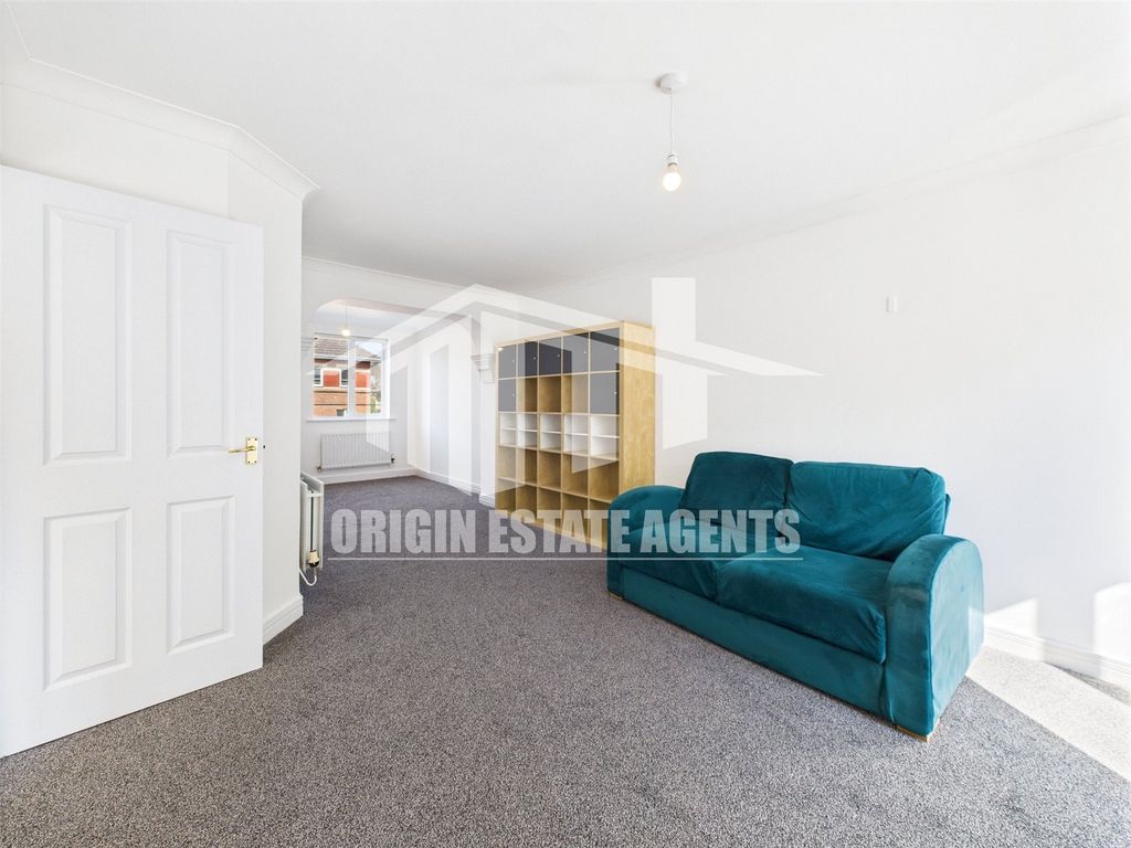 Property photo 2 of 25 Picture No. 17