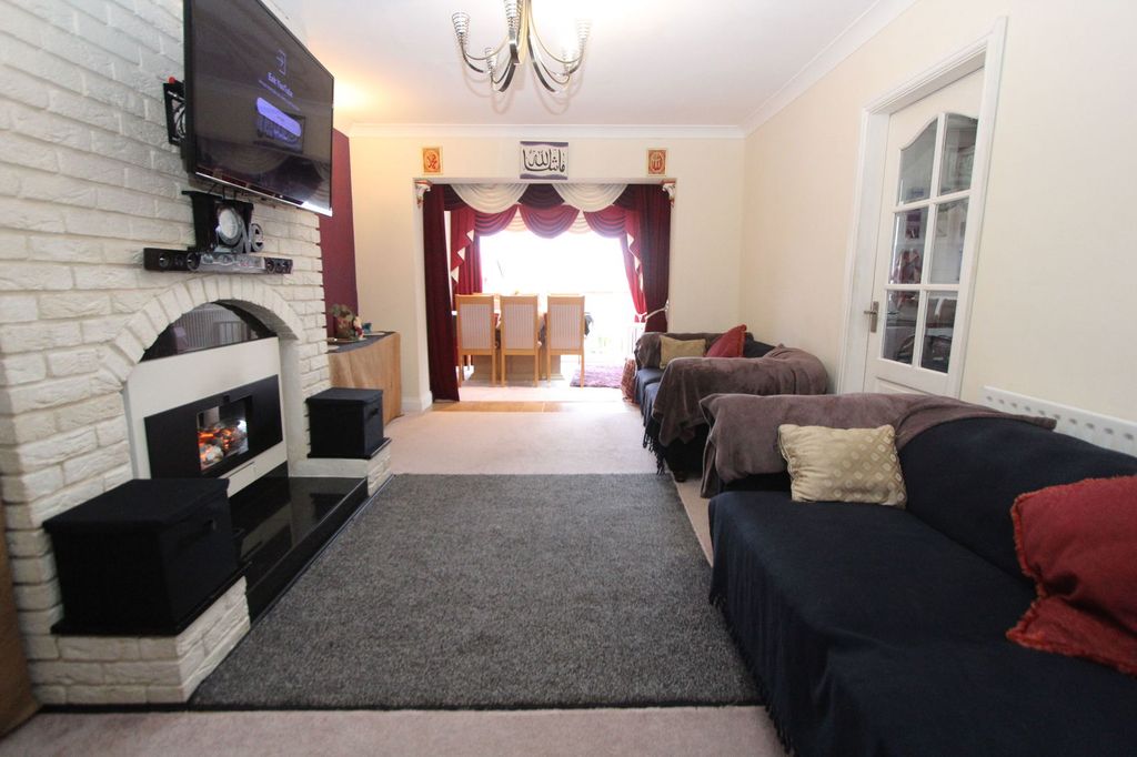 Property photo 3 of 24