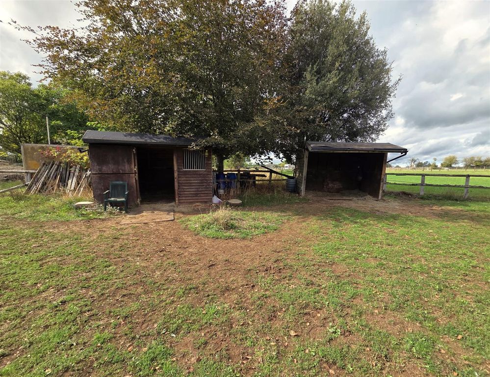 Property photo 2 of 11 Net - Field Shelter.Jpg