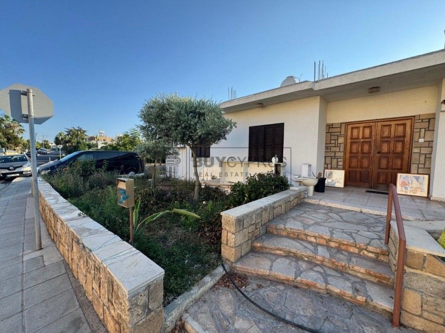 Property photo 2 of 18