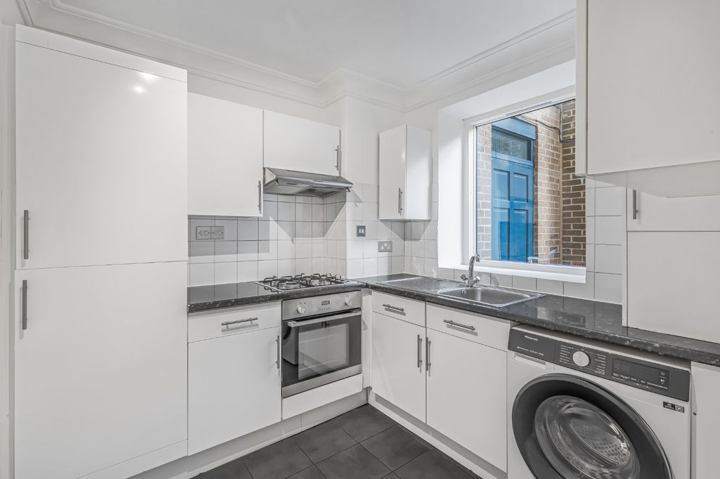 Property photo 3 of 11 Picture No. 06