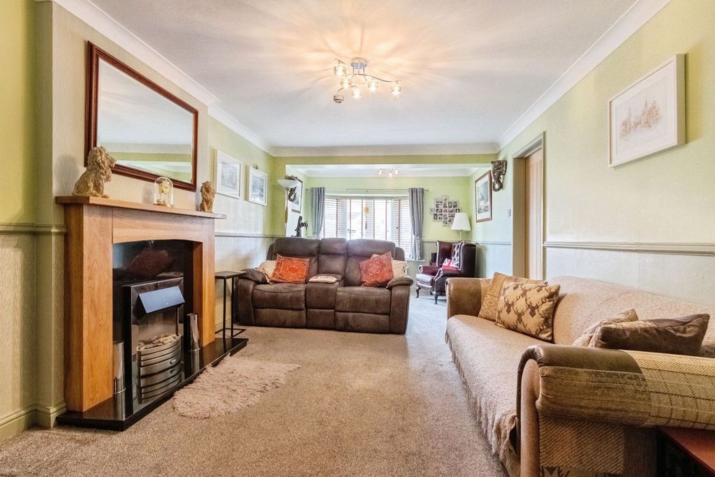 Property photo 3 of 20