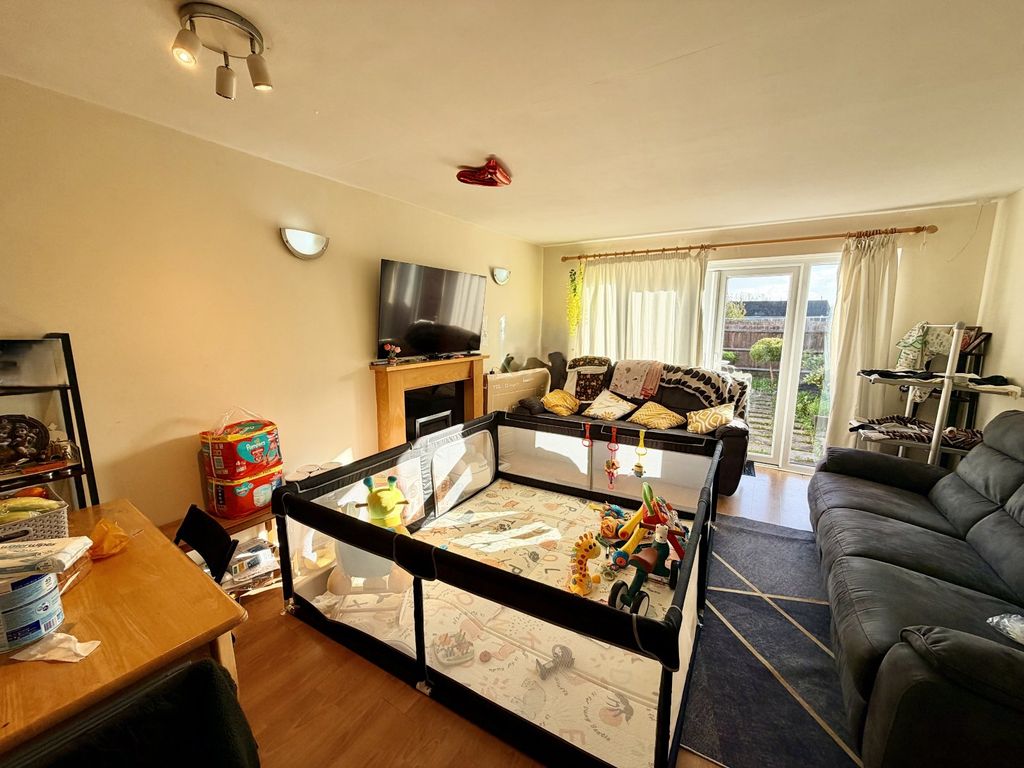 Property photo 2 of 7 Picture No. 15