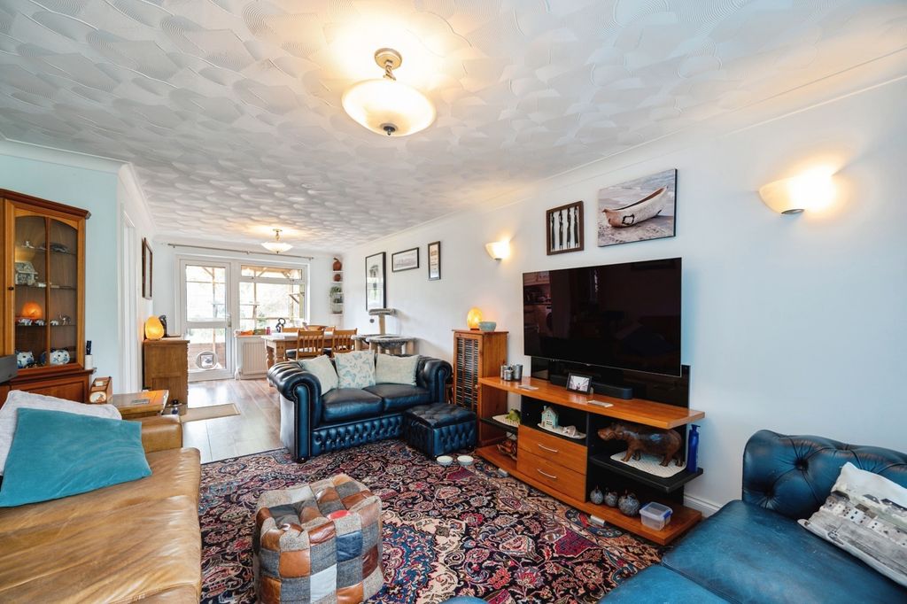 Property photo 2 of 17 Pbox-Img.Jpg
