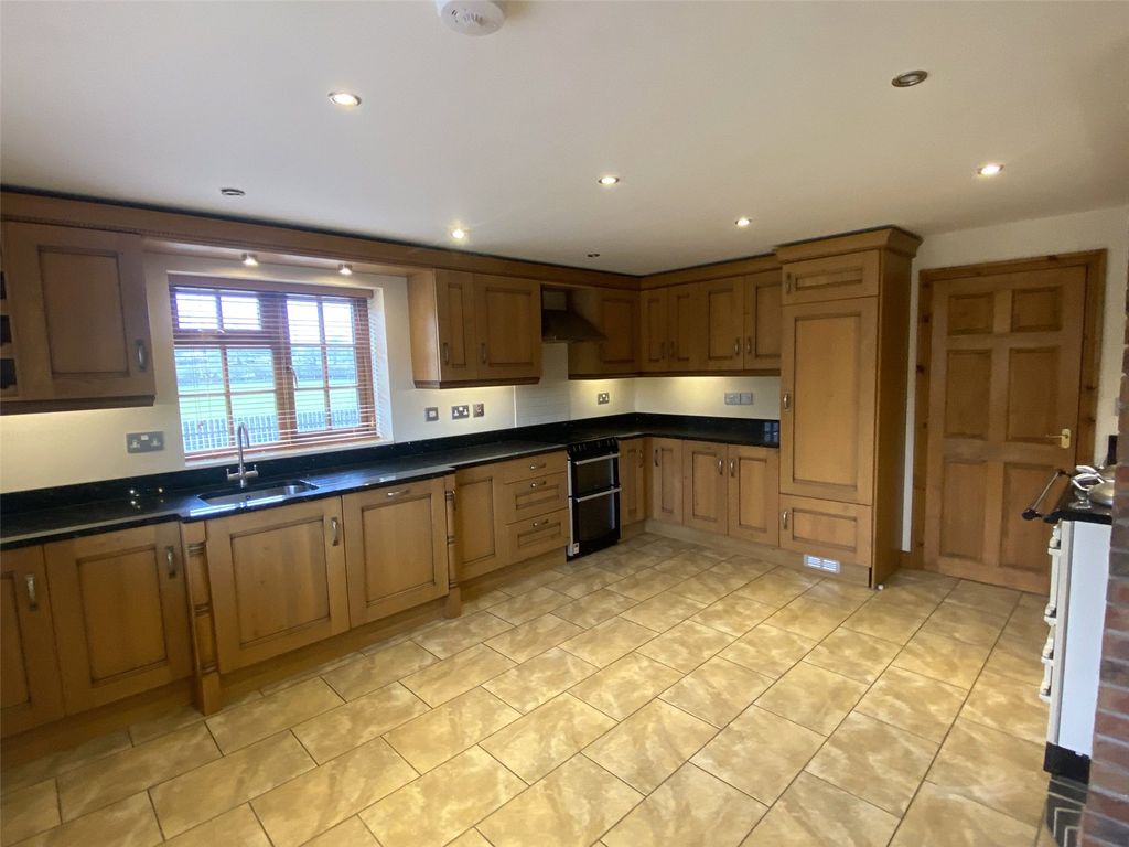 Property photo 3 of 10 Picture No. 04