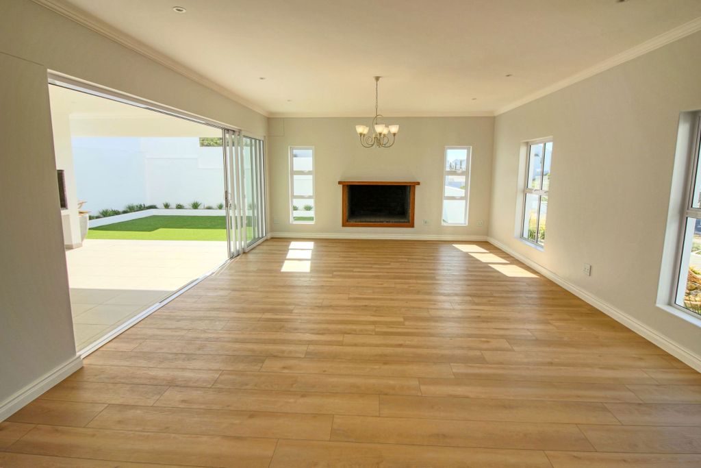 Property photo 3 of 43 La1705865