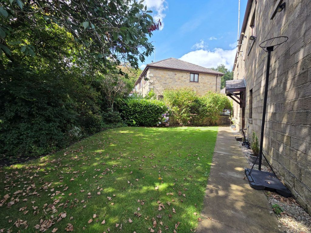 Property photo 2 of 22 1 Moss Bank House