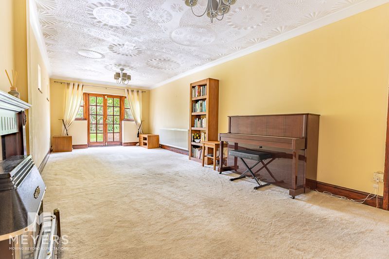 Property photo 3 of 19 Photo 8