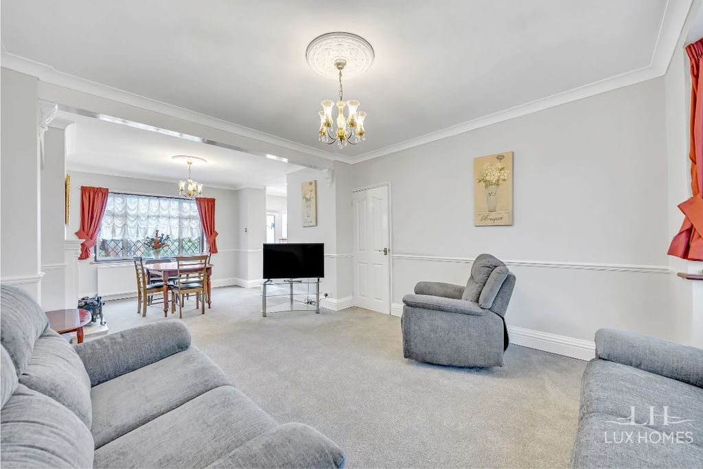 Property photo 2 of 16