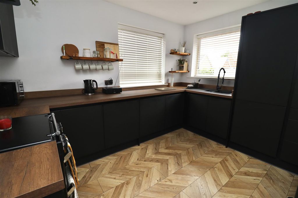 Property photo 3 of 12 Img_4522.Jpg