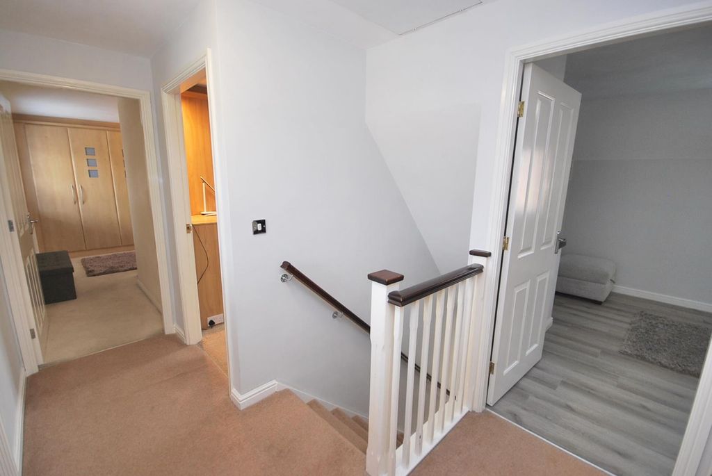 Property photo 3 of 29 Netherwood Way, Westhoughton, Bolton, Lancashire,