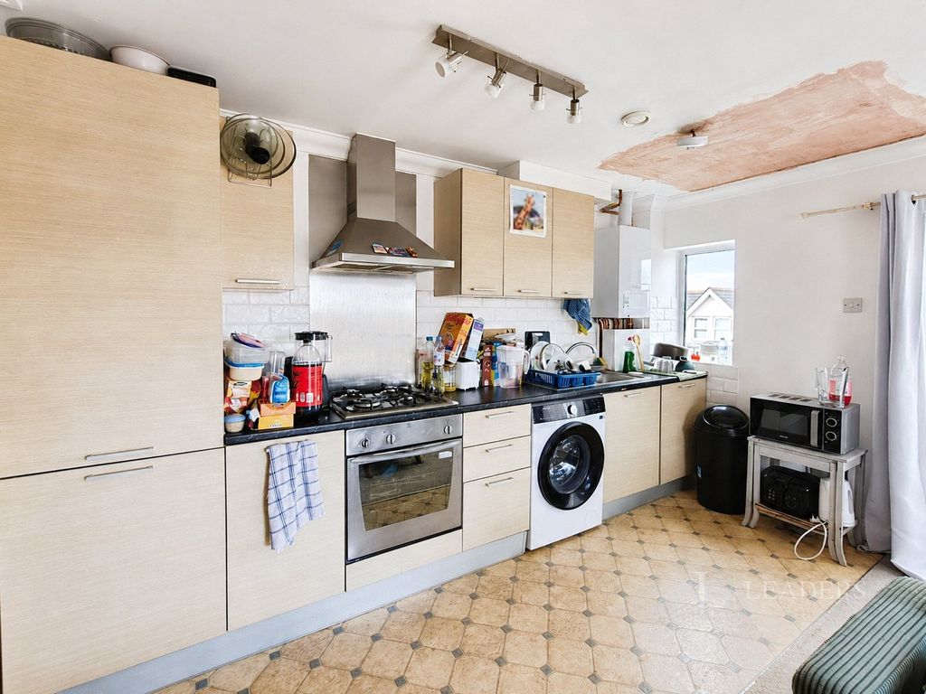 Property photo 3 of 8 Picture No. 02
