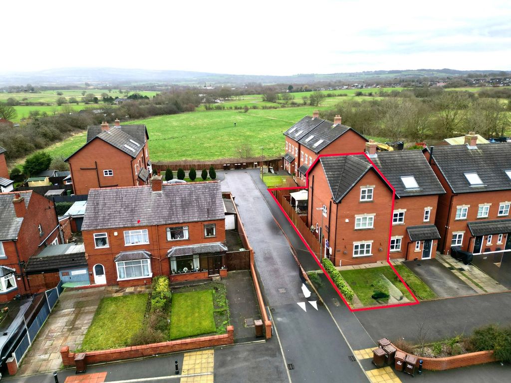 Property photo 3 of 25