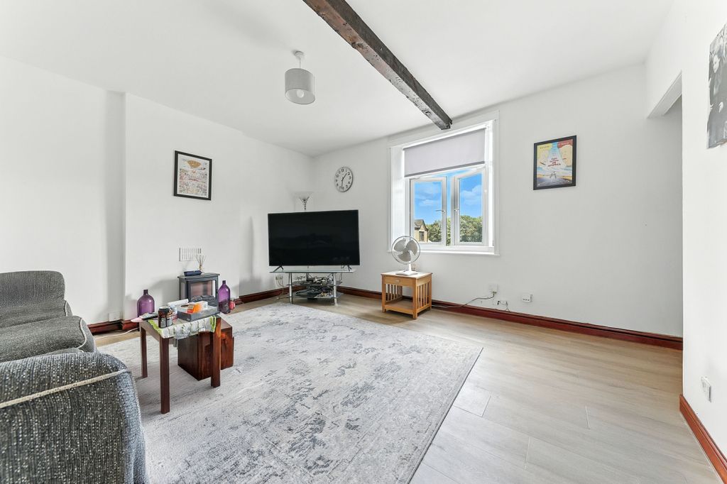 Property photo 2 of 21 Living Room