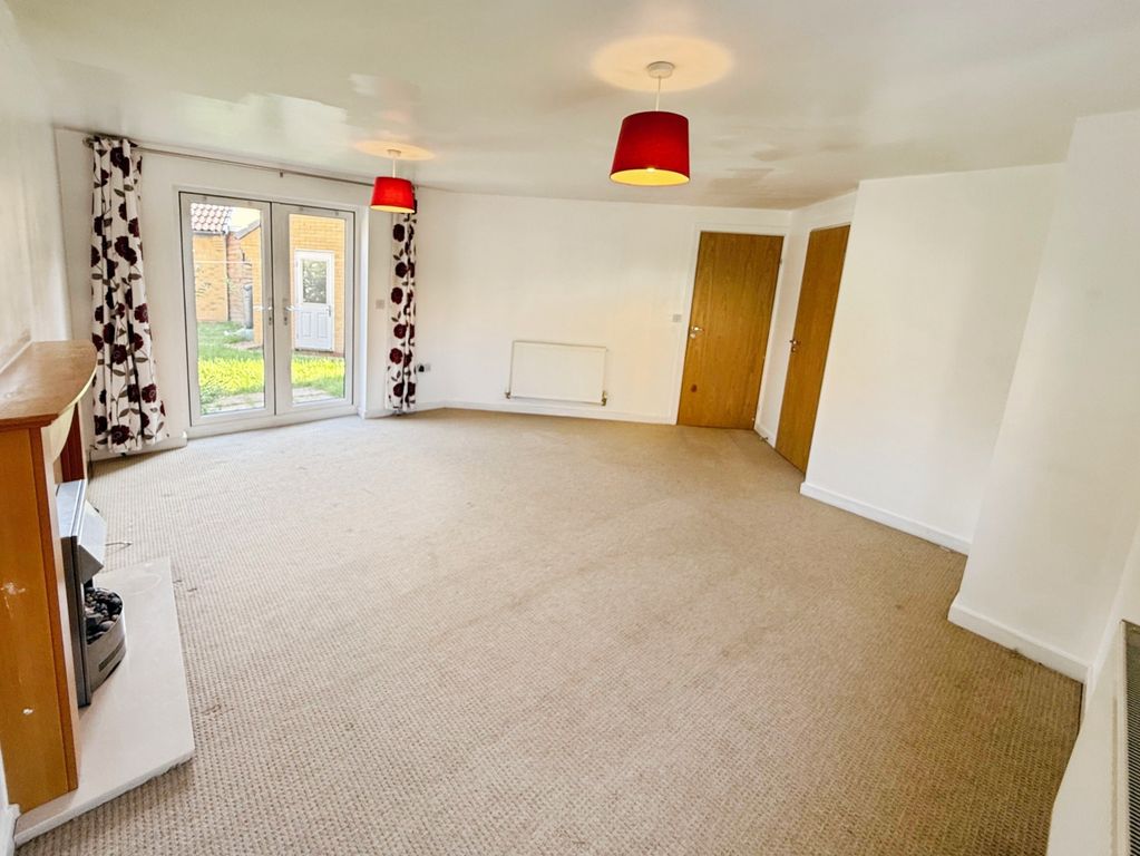 Property photo 3 of 12 Living Room