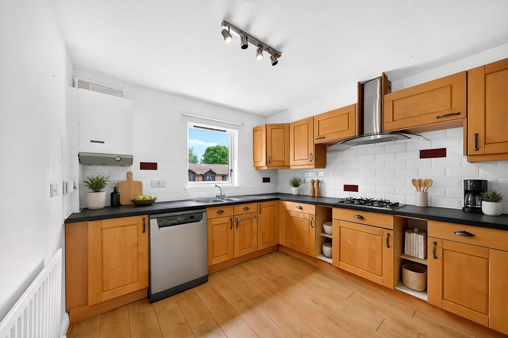 Property photo 2 of 34 Kitchen