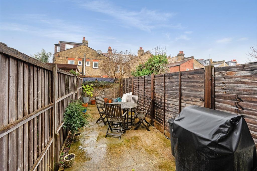 Property photo 3 of 8