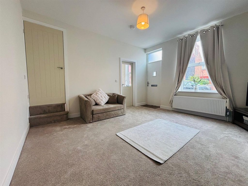 Property photo 2 of 17 Living Room: