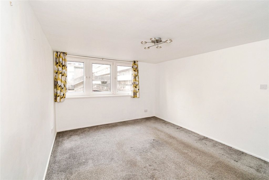 Property photo 3 of 15 Picture No. 13