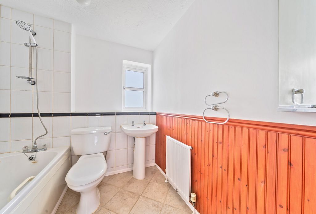 Property photo 3 of 11 19-681c7B653E6c3-...