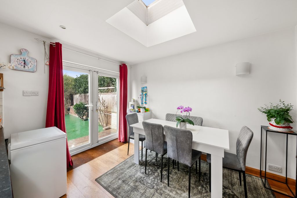 Property photo 3 of 18 Photo 3