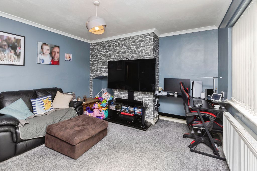 Property photo 3 of 12