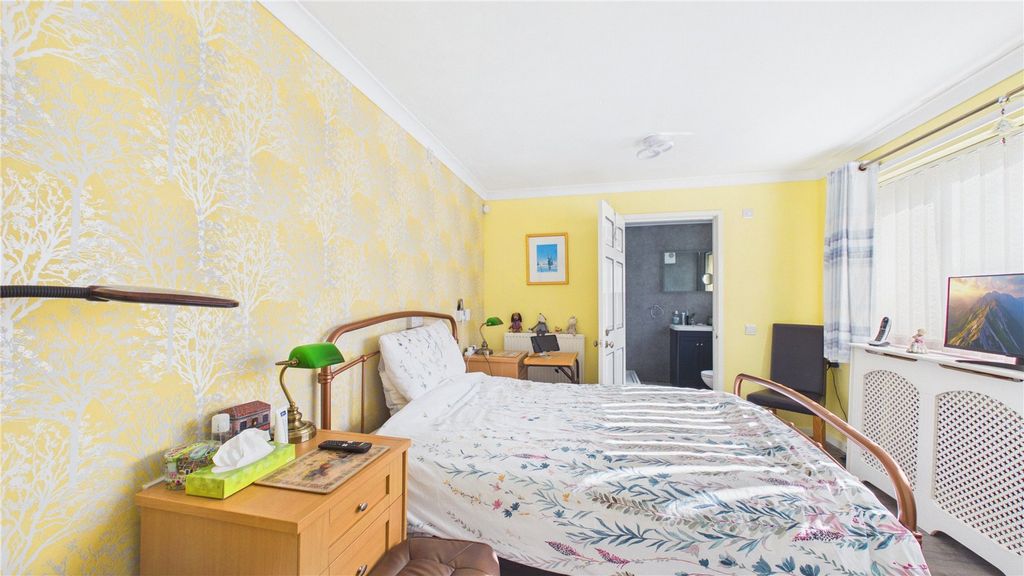 Property photo 3 of 21 Picture No. 06