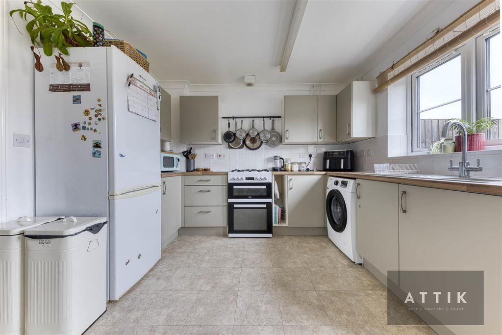 Property photo 3 of 22 Attik-12.Jpg