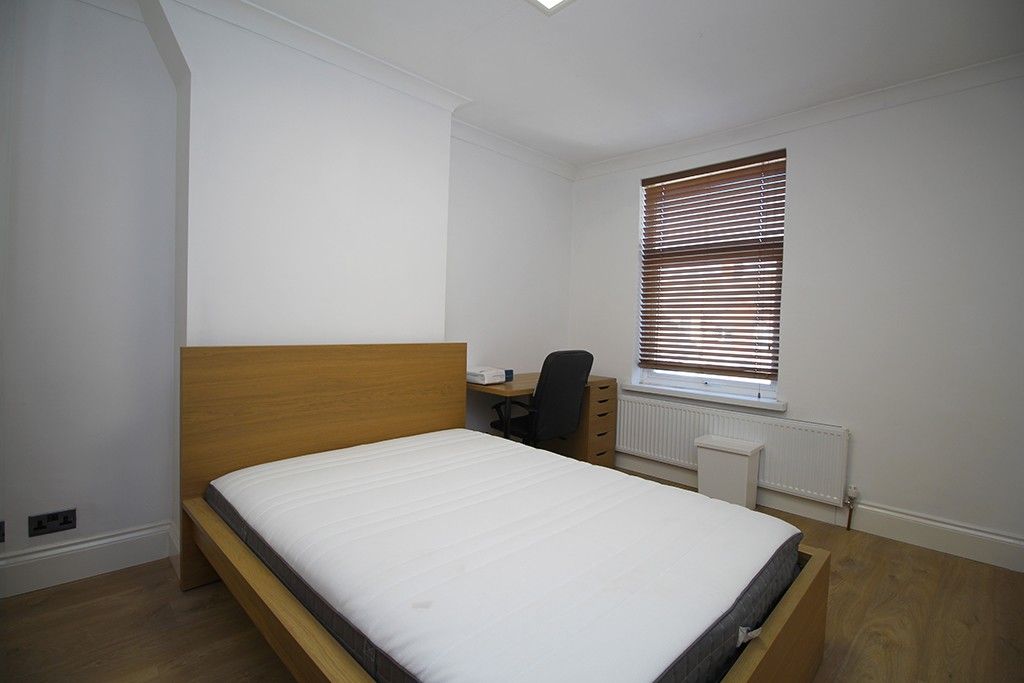 Property photo 2 of 19 The Room