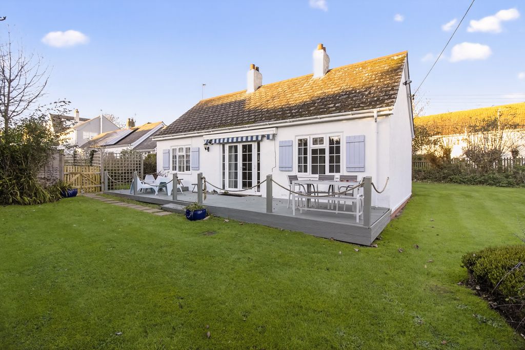 Property photo 2 of 20