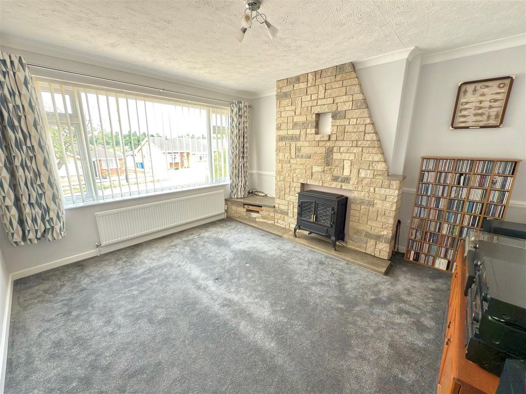Property photo 2 of 10 Lounge.Jpg