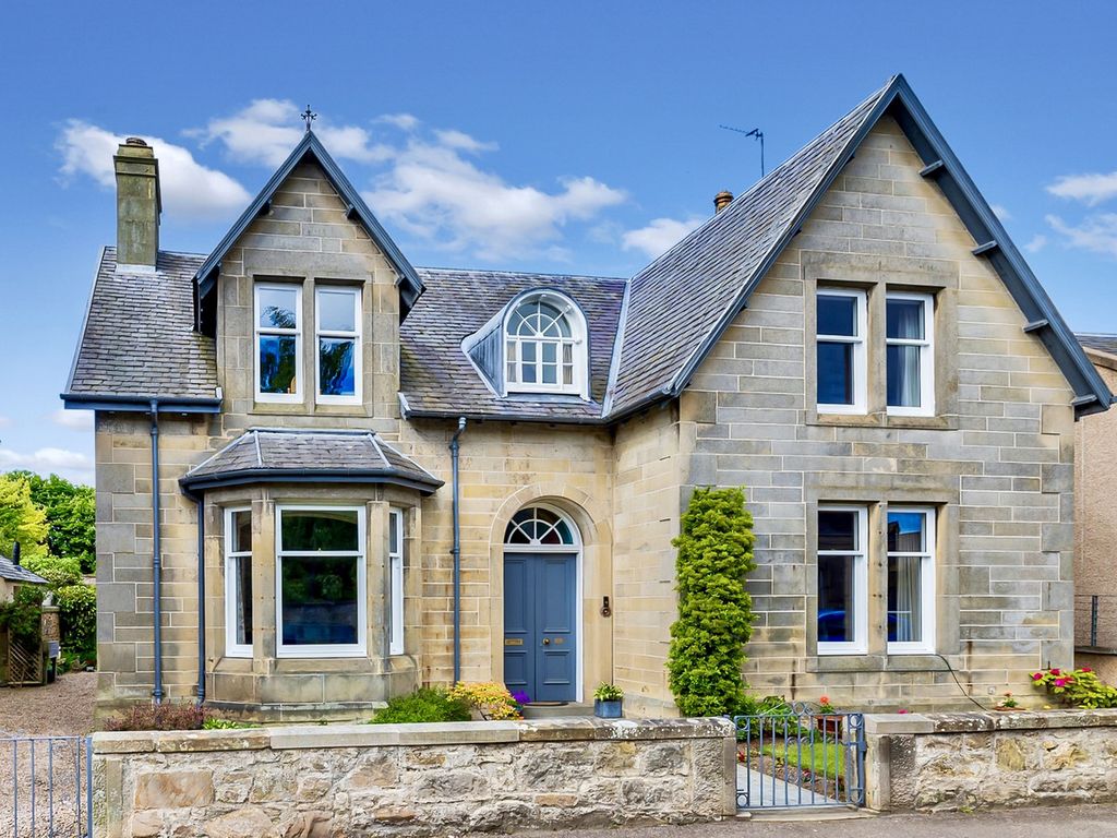 Property photo 1 of 34