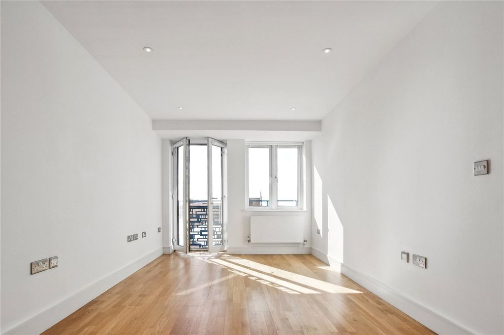 Property photo 3 of 10 Picture No. 02