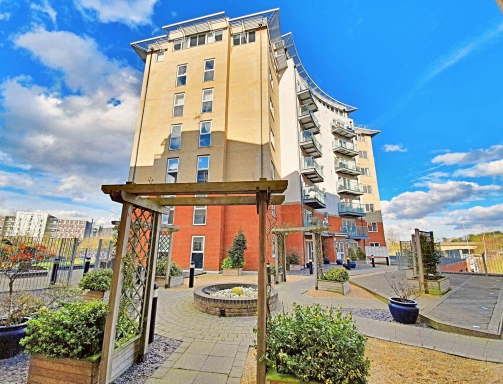 Property photo 1 of 17